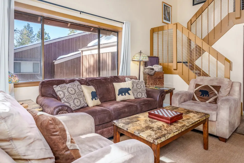 Clouds Rest, Warm Studio Plus Loft for 4!