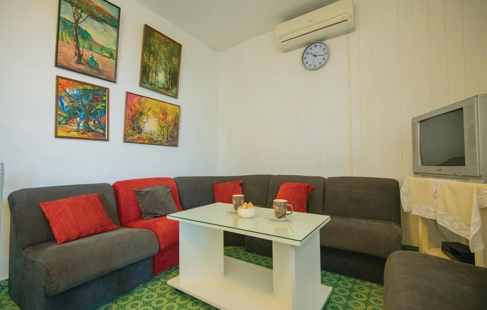 Holiday Home Jelsa Vitarnja