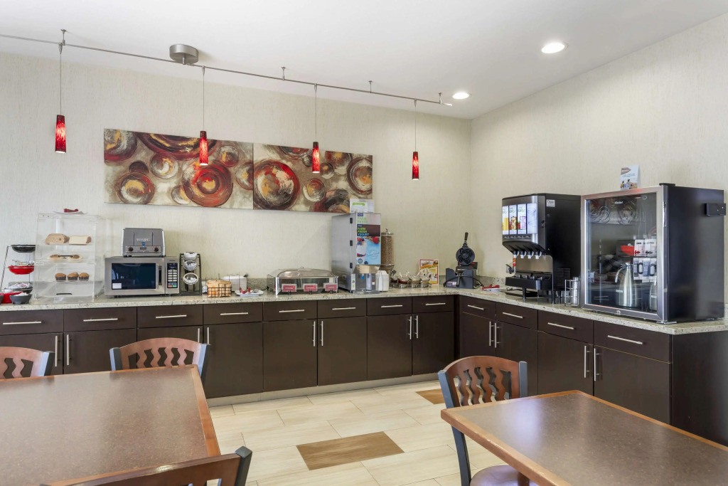 Best Western Plus Lake Worth Inn & Suites