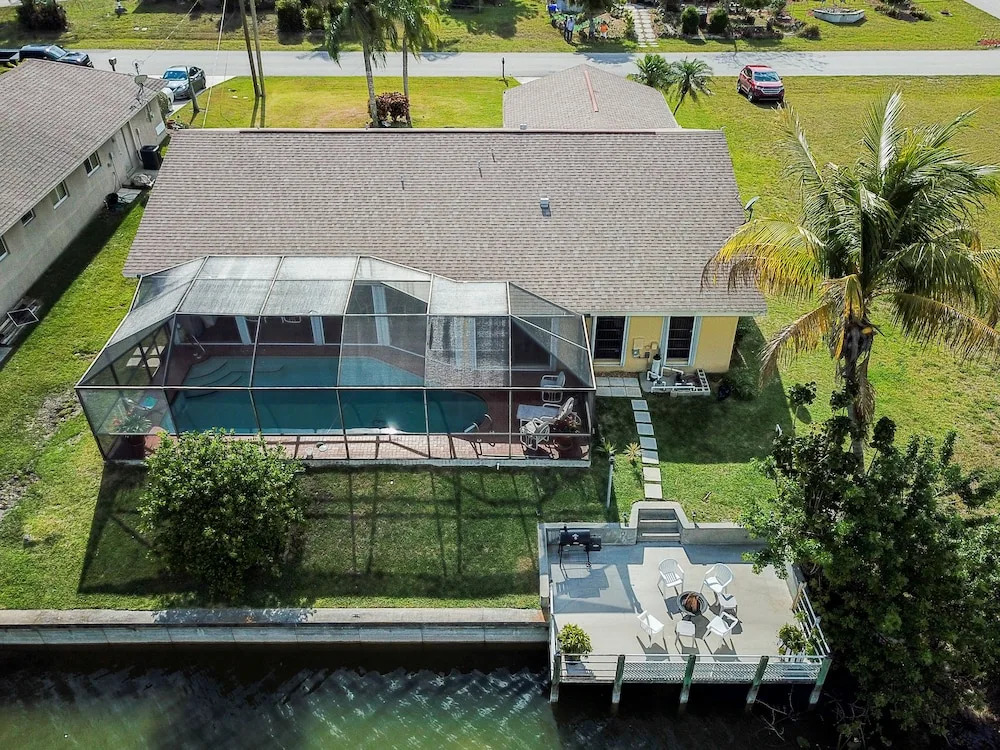 Large Gorgeous 33 Waterfront House With Pool and Dock Boat Kayak Fishing rod