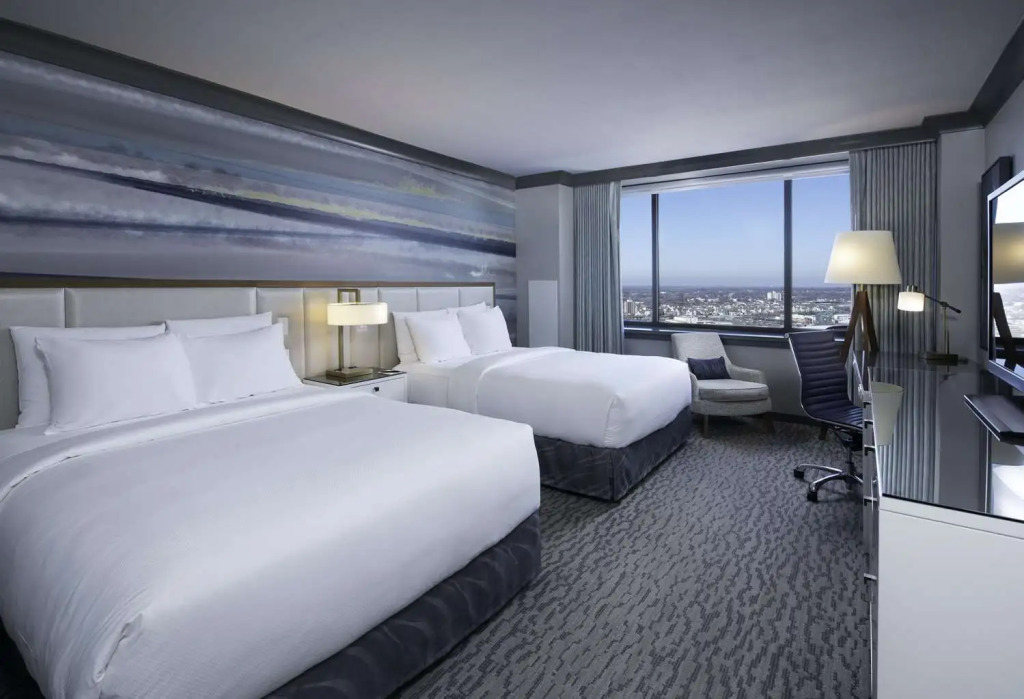 The Lofton Hotel Minneapolis, Tapestry Collection by Hilton