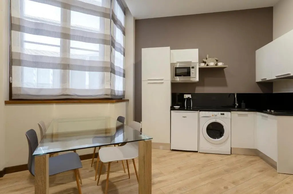 De La Guardia Suite 2