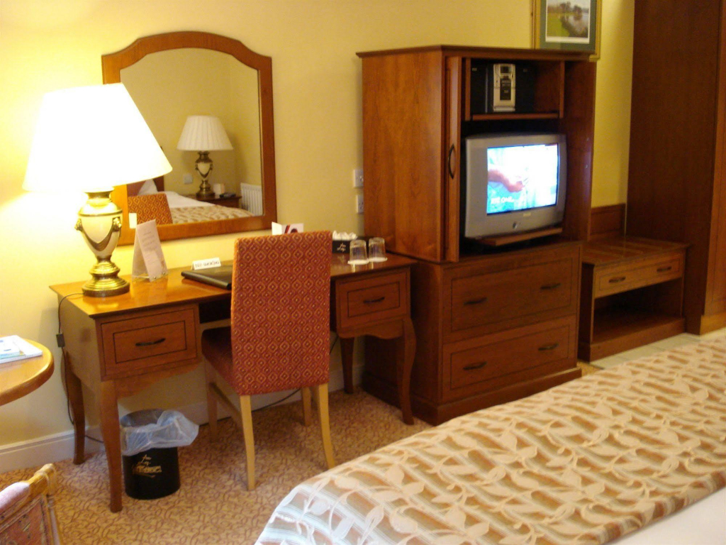 Ashlee Lodge