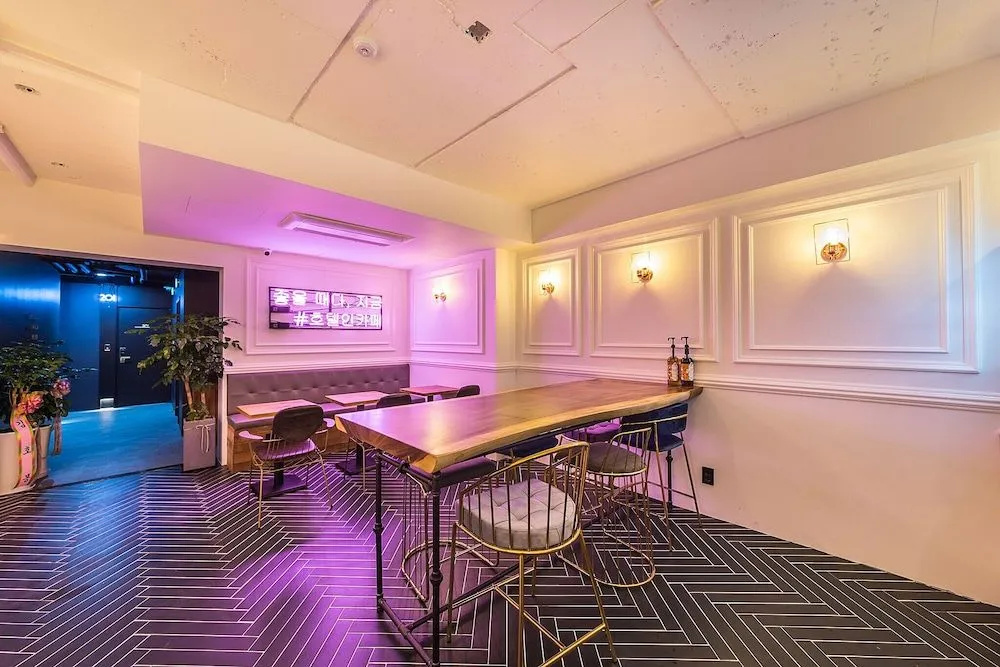 Hotel In Cafe