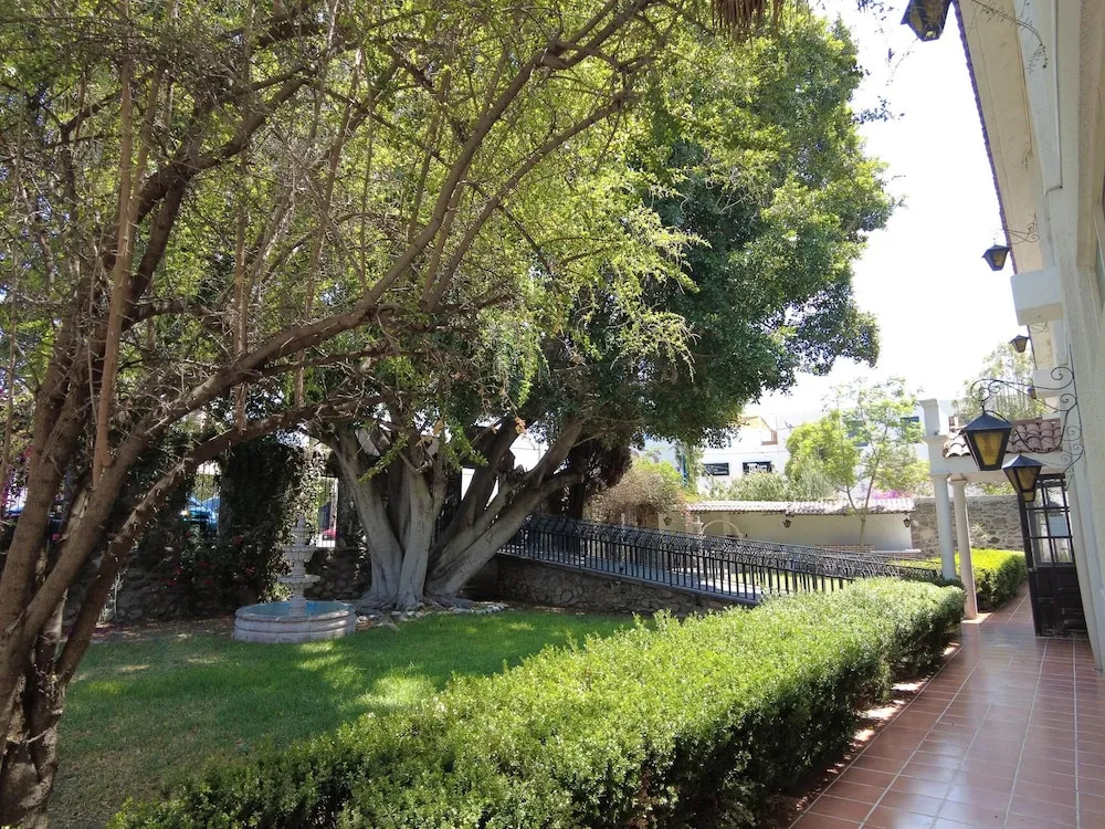 Hotel O Puente