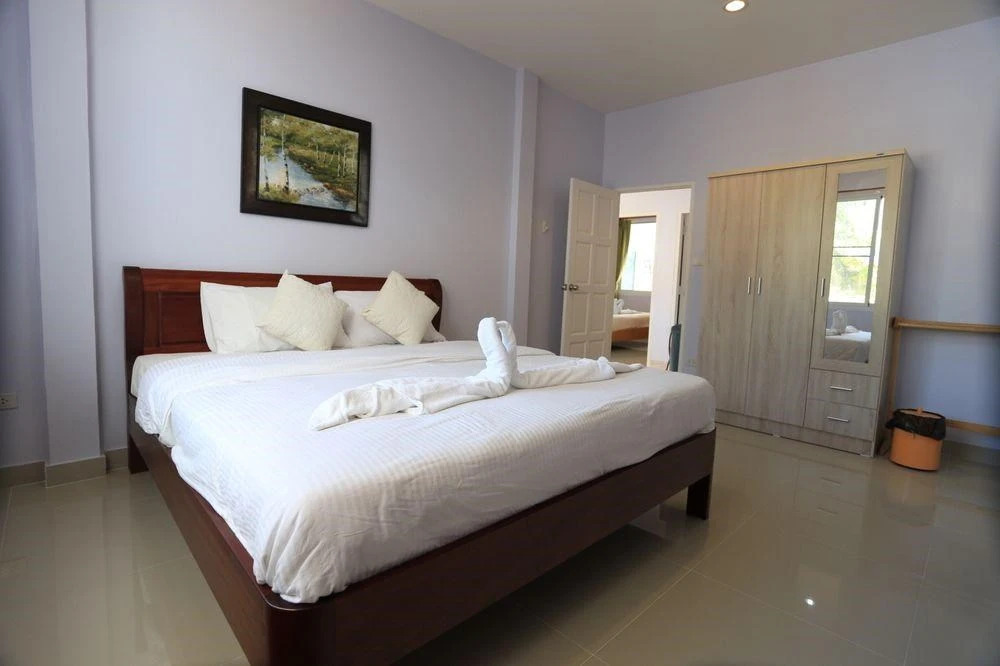 Tropical Hill Pool Villa