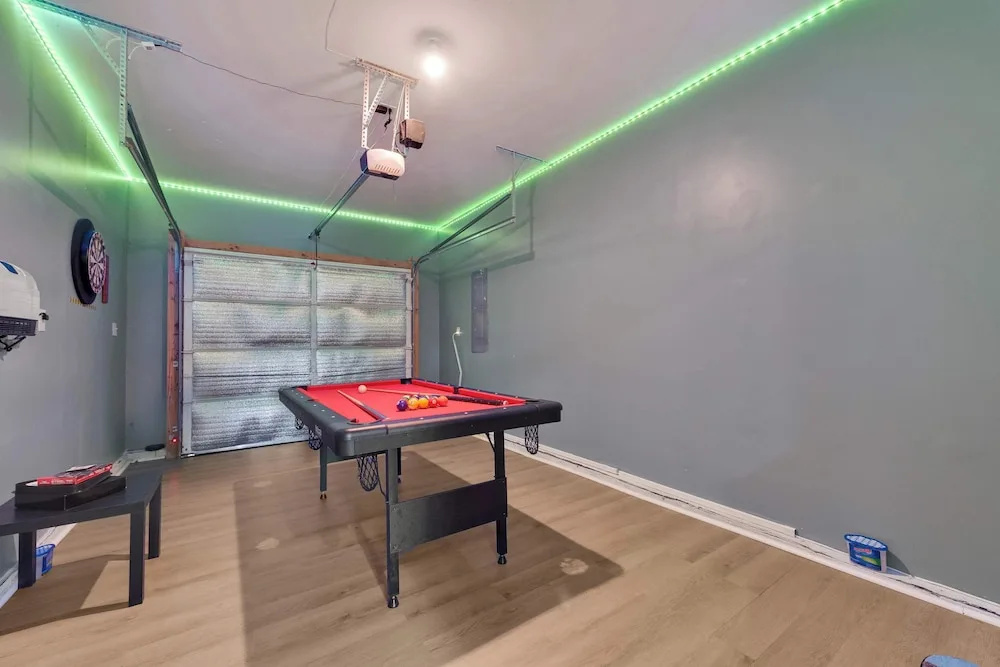 Lakefront, Hot Tub, Kayaks, Firepit, Pool Table