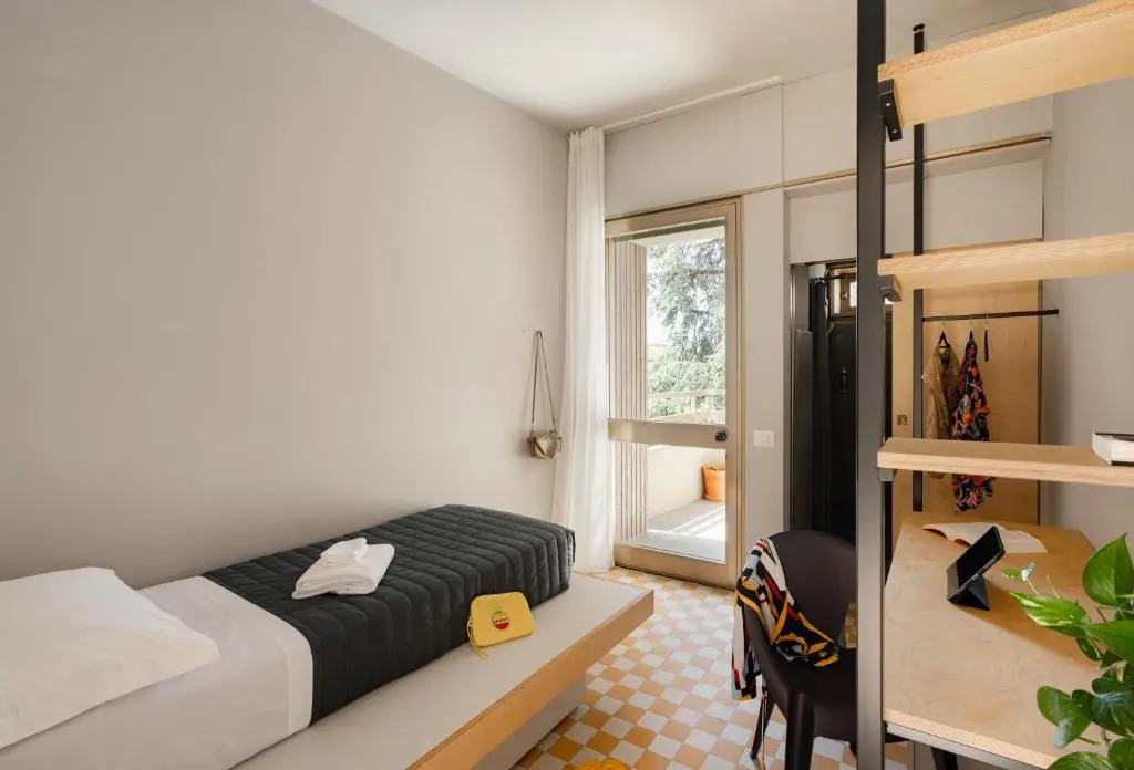 RE-Dama Hostel