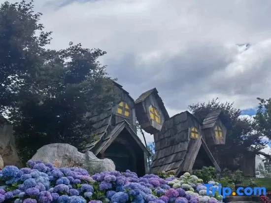 Yungui Guli · Flower Inn · Village Beauty Su