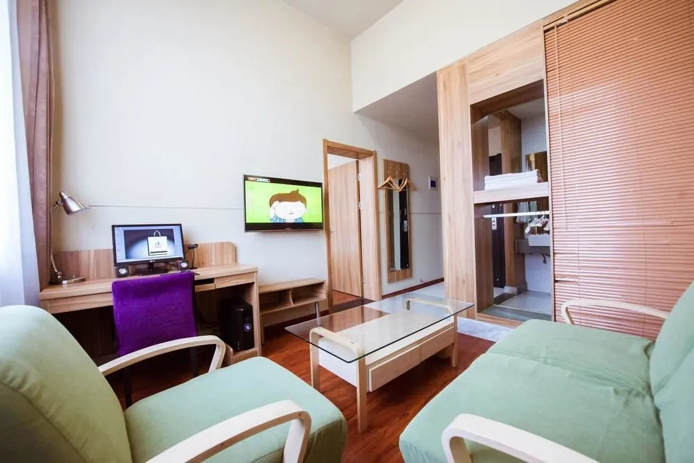 Biway Mansion Hotel (Puyang Jingkai Avenue Stadium Branch)