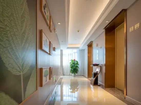 Vienna 3 Best Hotel (Guangzhou Jiangnan Market Julong Subway Station)