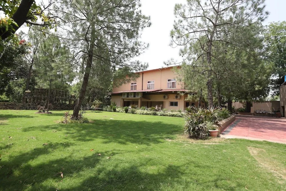 Oyo 46175 Blue Lotus Club And Resorts
