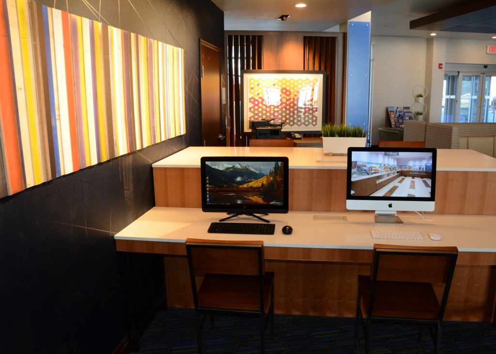 Holiday Inn Express & Suites - Pittsburgh - Monroeville by IHG