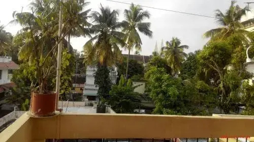 Edreena Chris Home Stay