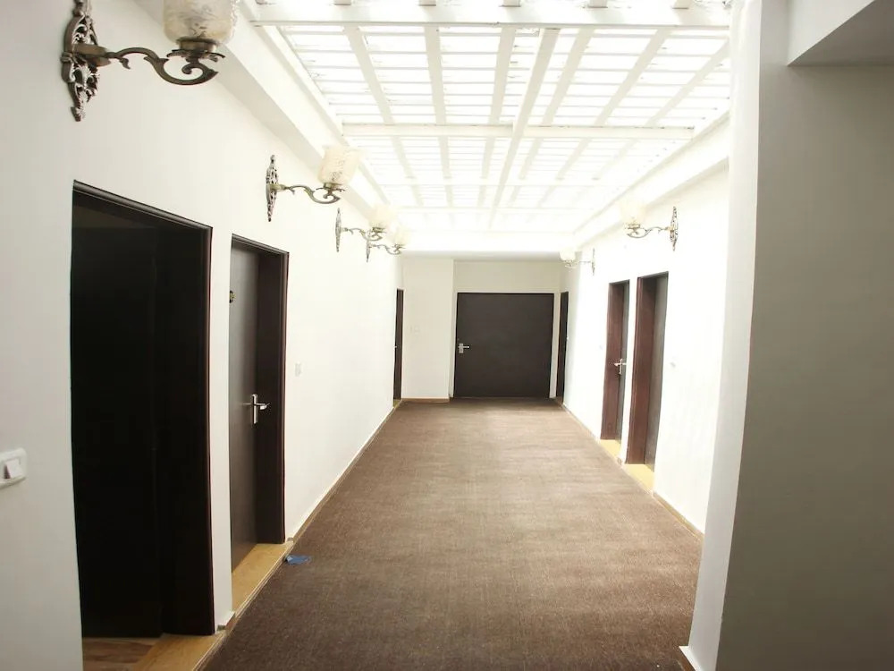 OYO 14353 Hotel Roxas