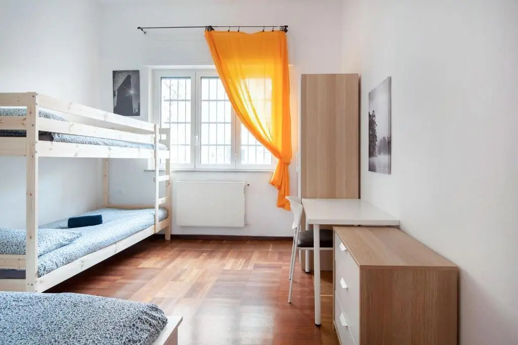 4 Bedrooms Flat Next To Station