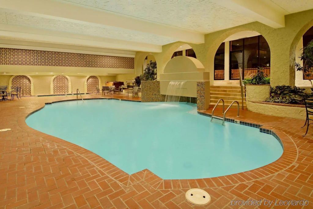 Aksarben Suites, A Trademark Collection Hotel