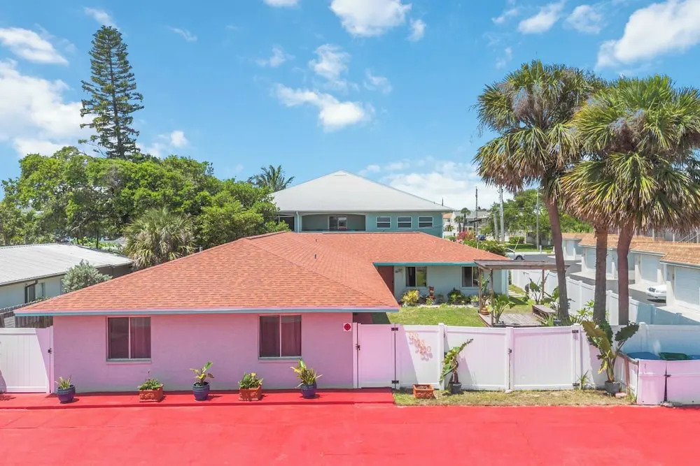 2 Blocks to Beach! Cape Canaveral Apt w/ Patio