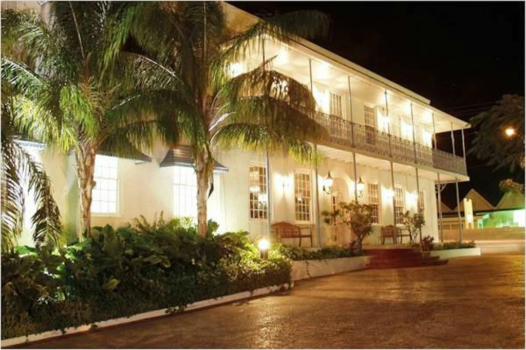 Savannah Beach Club Hotel