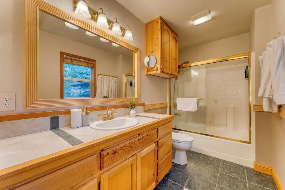 Golden Summit by Avantstay Stunning Secluded Cabin w/ Access to Tahoe Donner