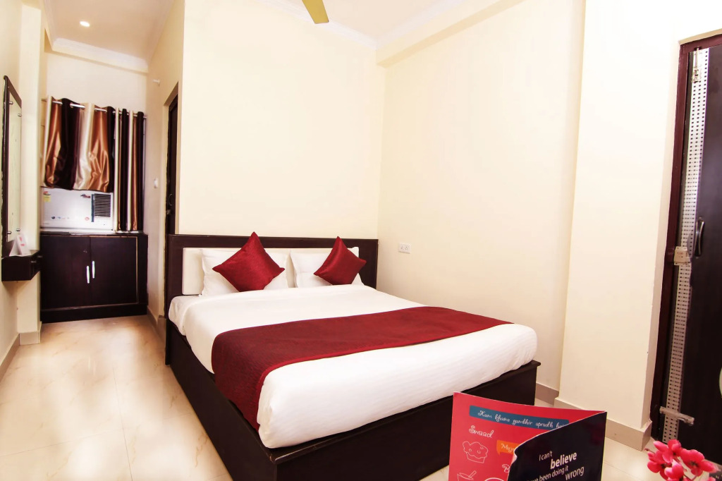 FabHotel Sara Residency