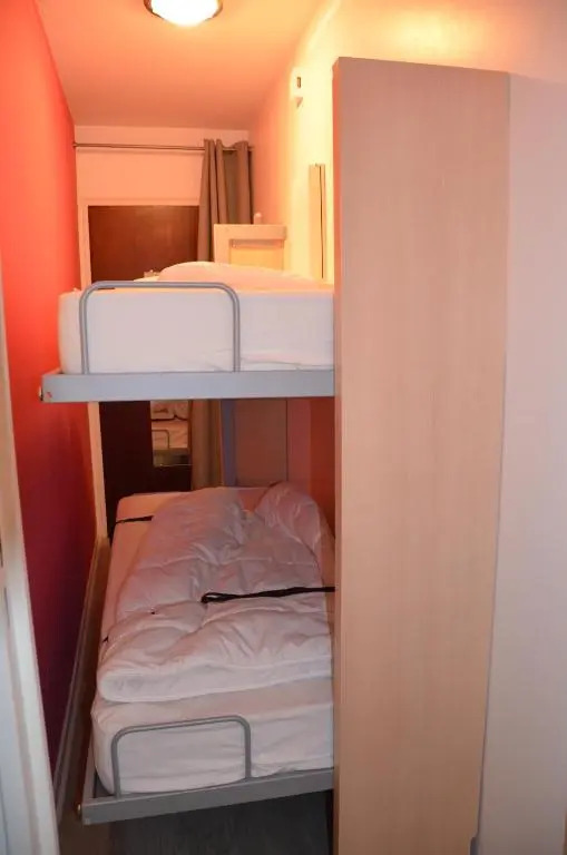 Studio Cabine avec Terrasse proche Plage C208