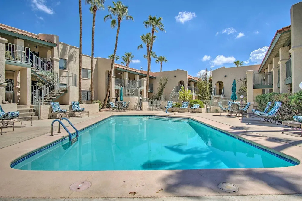 Hike, Swim & Shop: Tucson Condo w/ Balcony