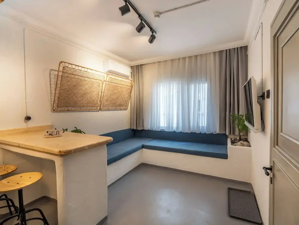 Miloz Rooms
