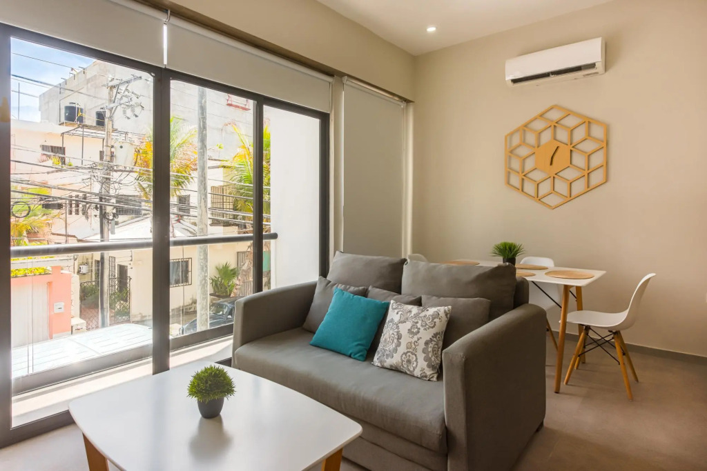 1BR Fully-Equipped Condo in the heart of Playa del Carmen, at only 5 mins walking distance to 5th Av