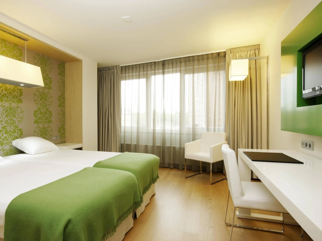 NH Groningen Hotel