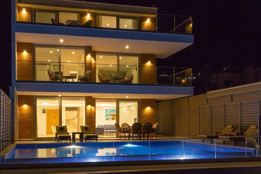 Villa Likapa 2