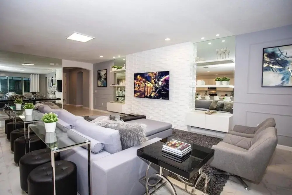 Huge Brand New Luxury 15 Bed Luxury Home! Home