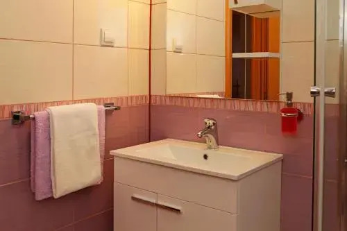 AdriaBol Apartments Katica