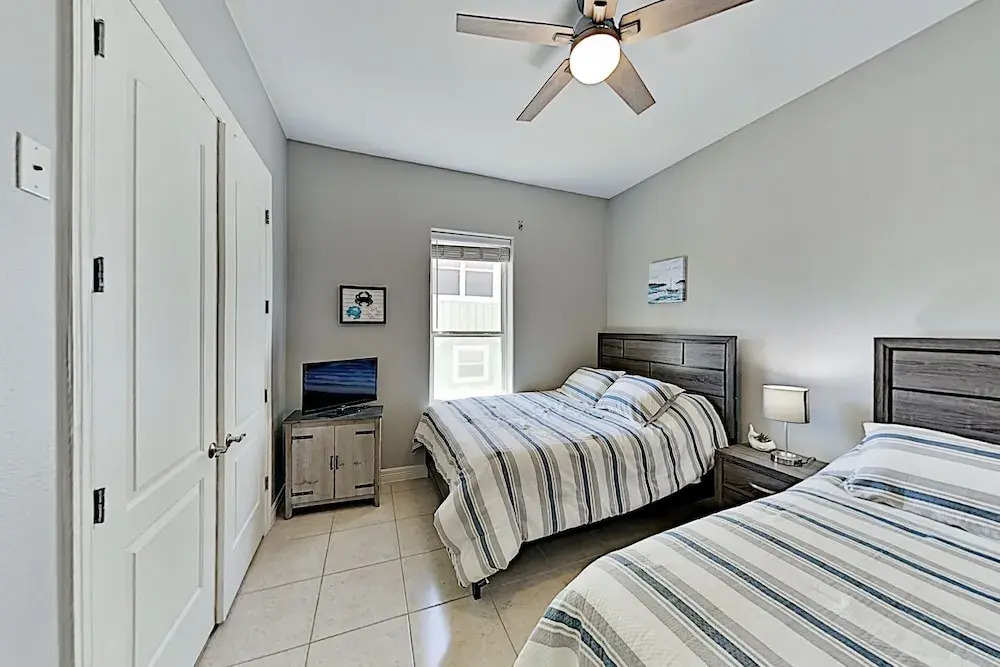 131esau8 2 Bedroom Condo