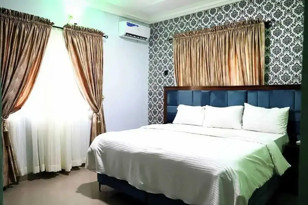 AA Hotel and Apartment