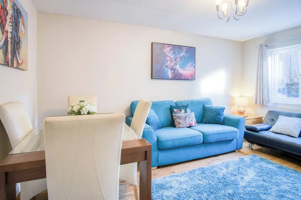 Gellionen - 2 Bedroom House - Clydach