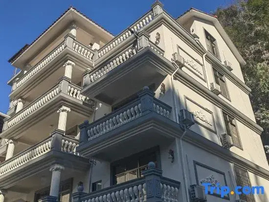 Donglu Mountain Villa