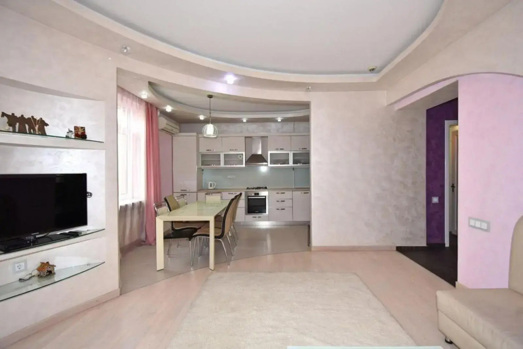 Caskade- Tamanyan Street, 2 bedrooms Beautiful, Renovated apartment KS343