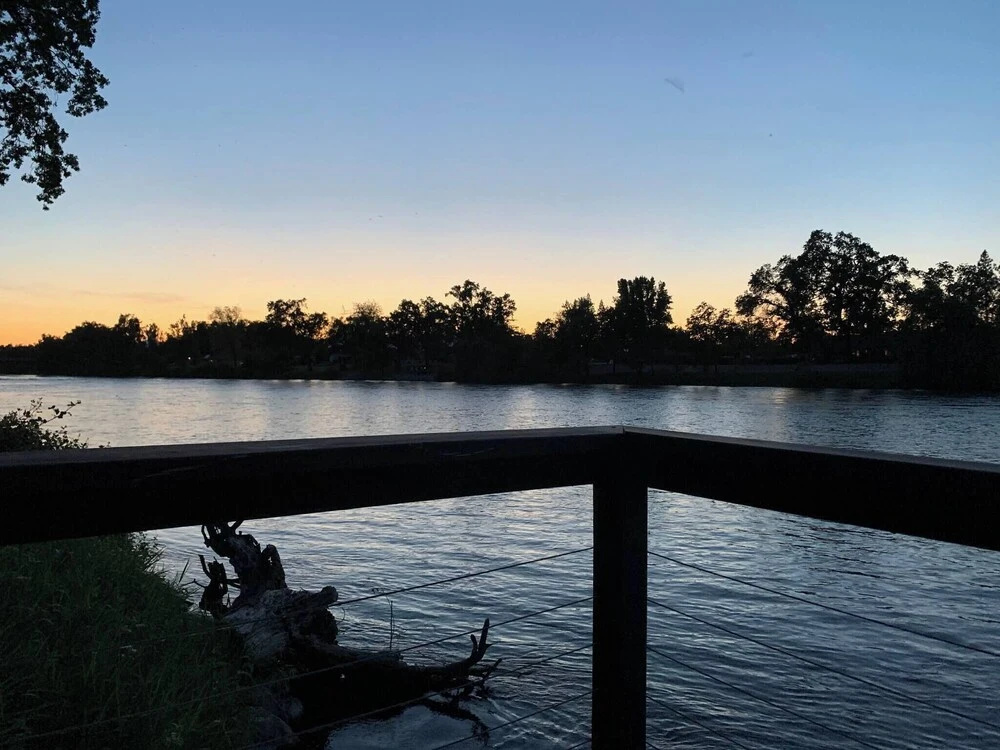 Riverside Holiday Home Sleeps 10
