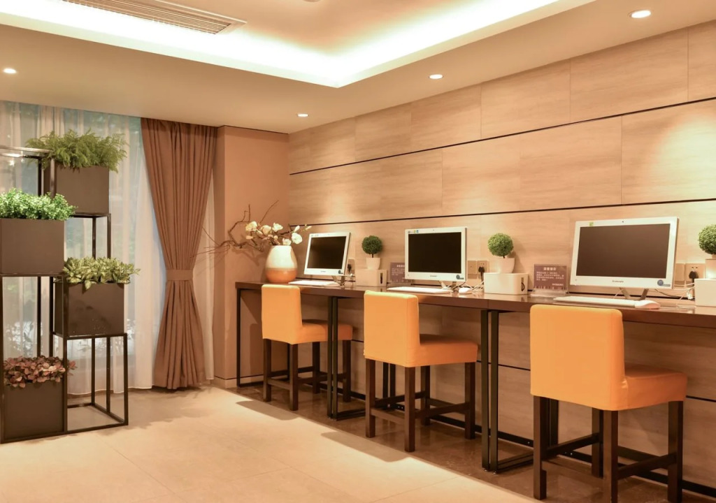 Home Inns Plus Shanghai Xujiahui Branch