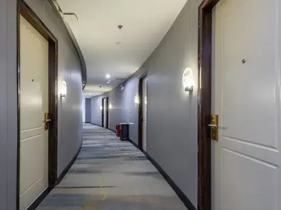 Fengsheng Hotel (Guangzhou Panyu Chimelong Zoo North Gate)