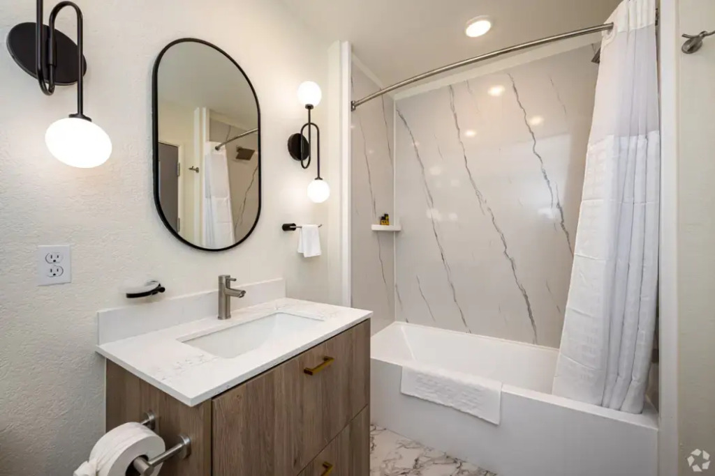 Latitude Apartments
