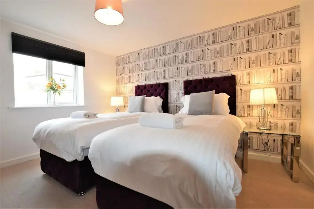 Savoy Court - Your Apartment