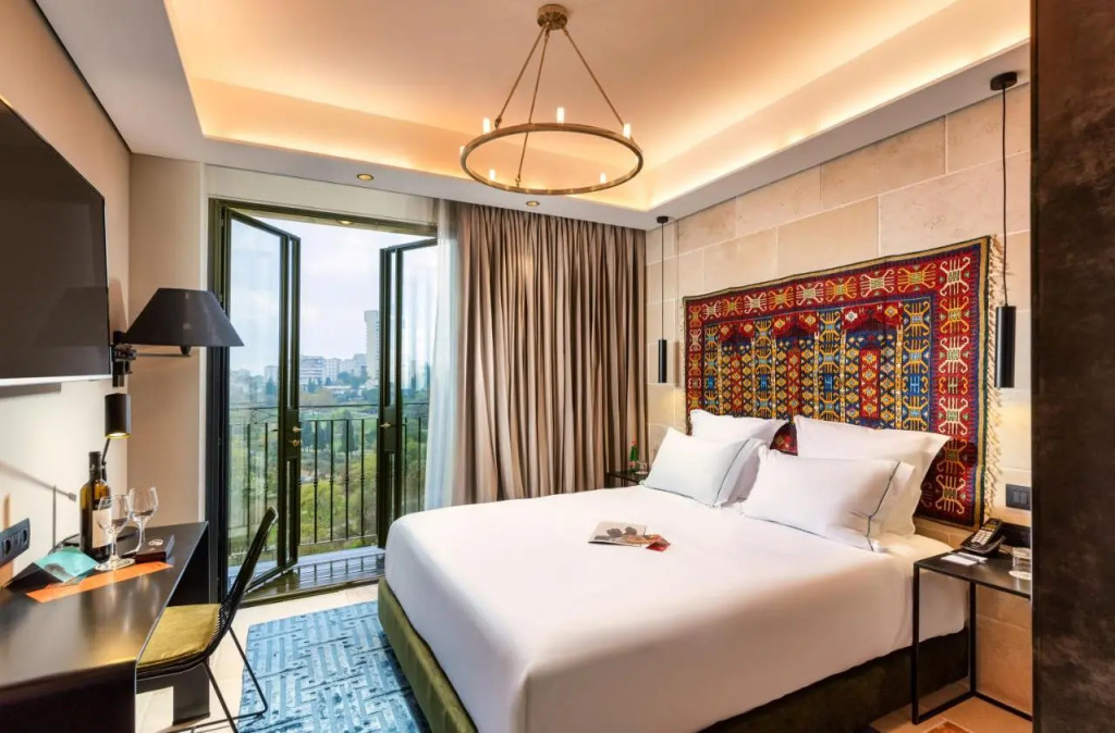 Brown Mamilla, a member of Brown Hotels