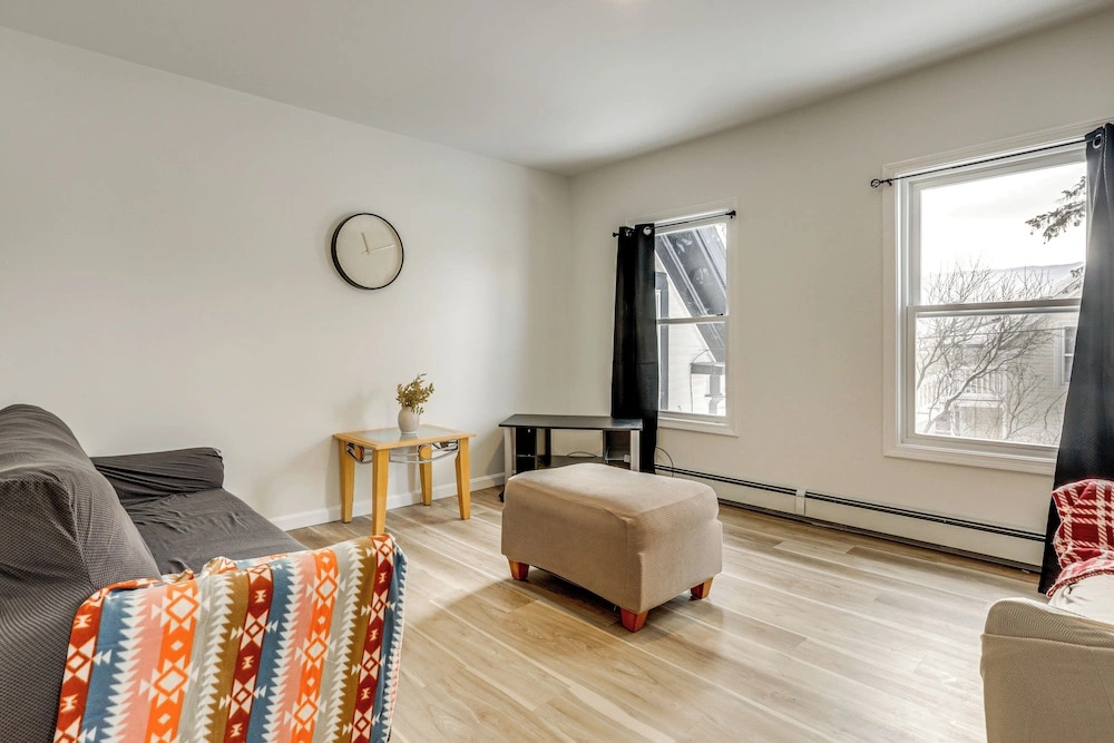 1 Mi to Main Street! Cozy Concord Apartment