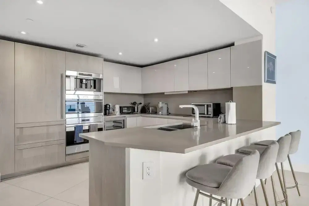 Luxury Penthouse! 4 BDR With Resort Amenities