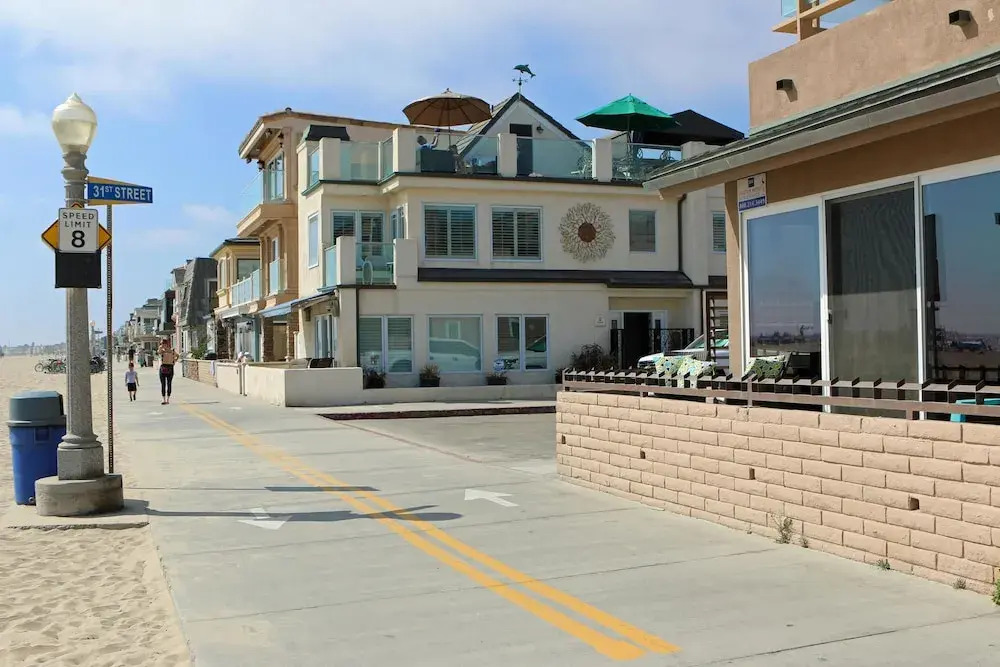 3014 W. Oceanfront 1 Bedroom 1 Bathroom Townhouse