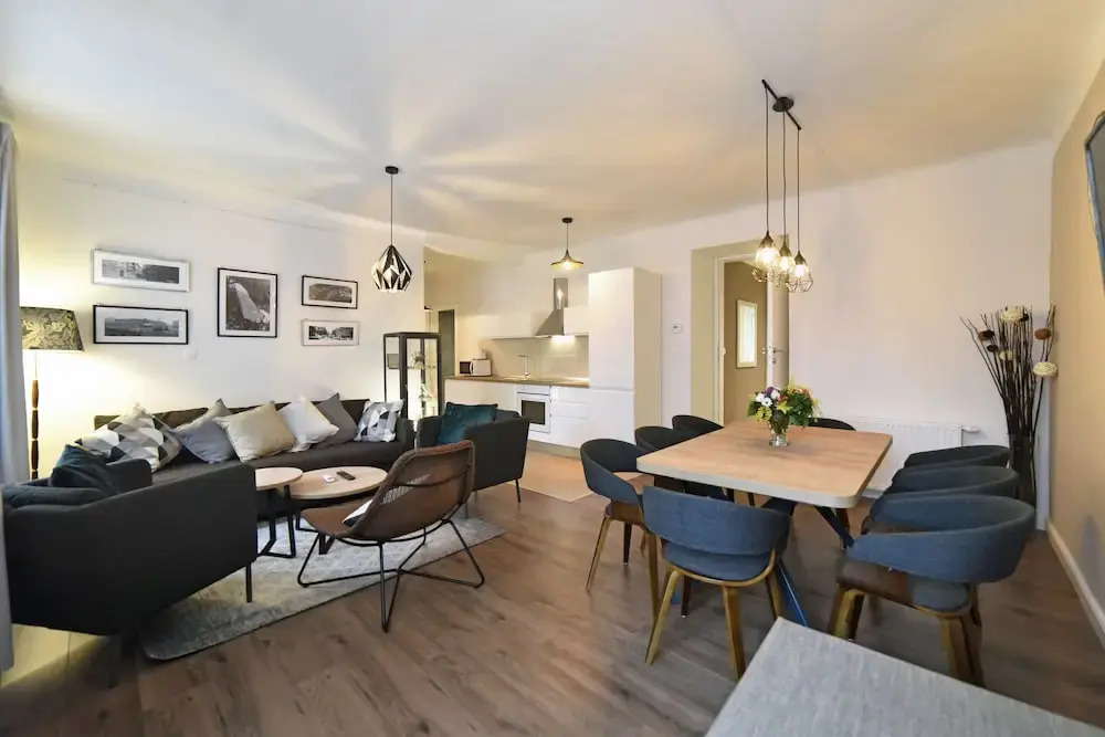 Premium Central Apartment & Room