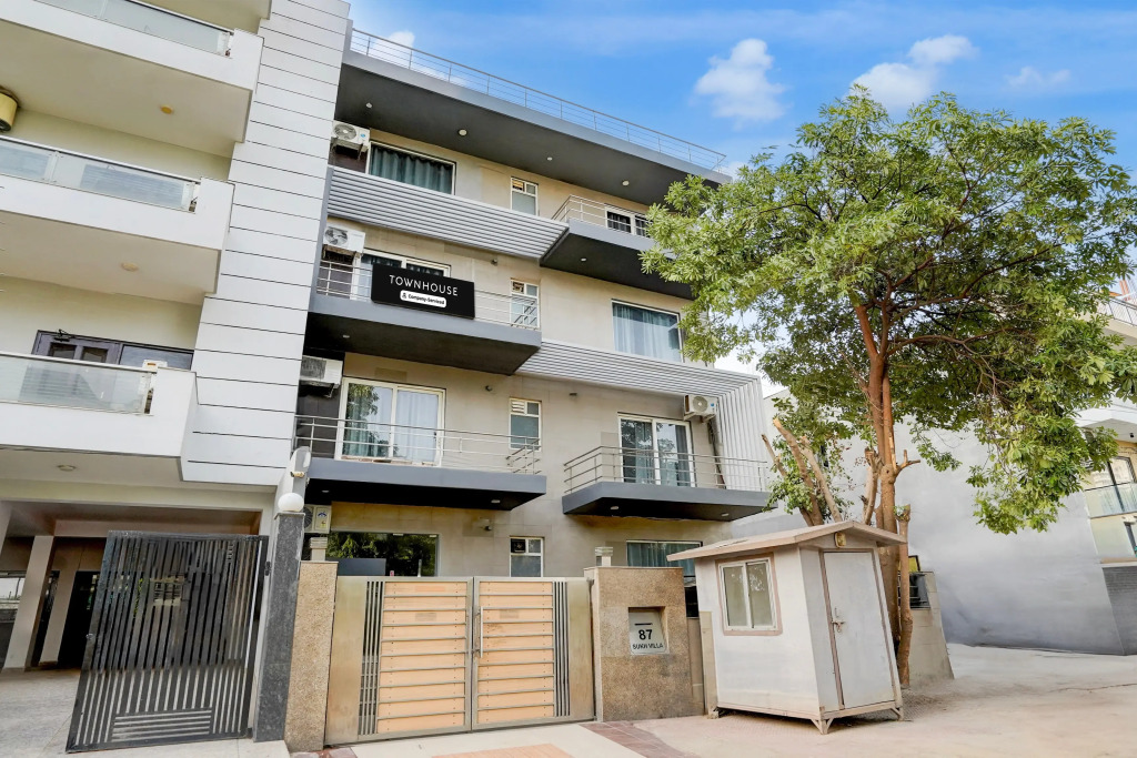 Townhouse Sector 53 Golf Course Road