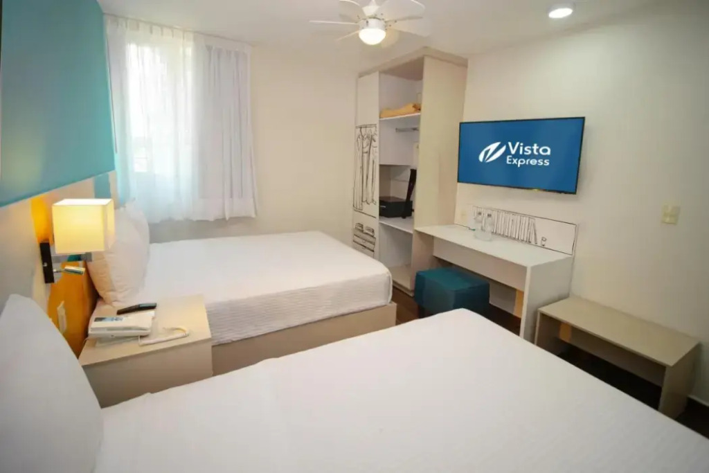 Vista Express Guadalajara Expo SureStay Collection by BW